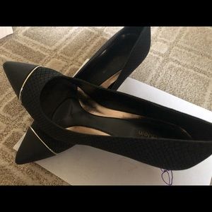 Calvin Klein black pump heel shoes Size 8.